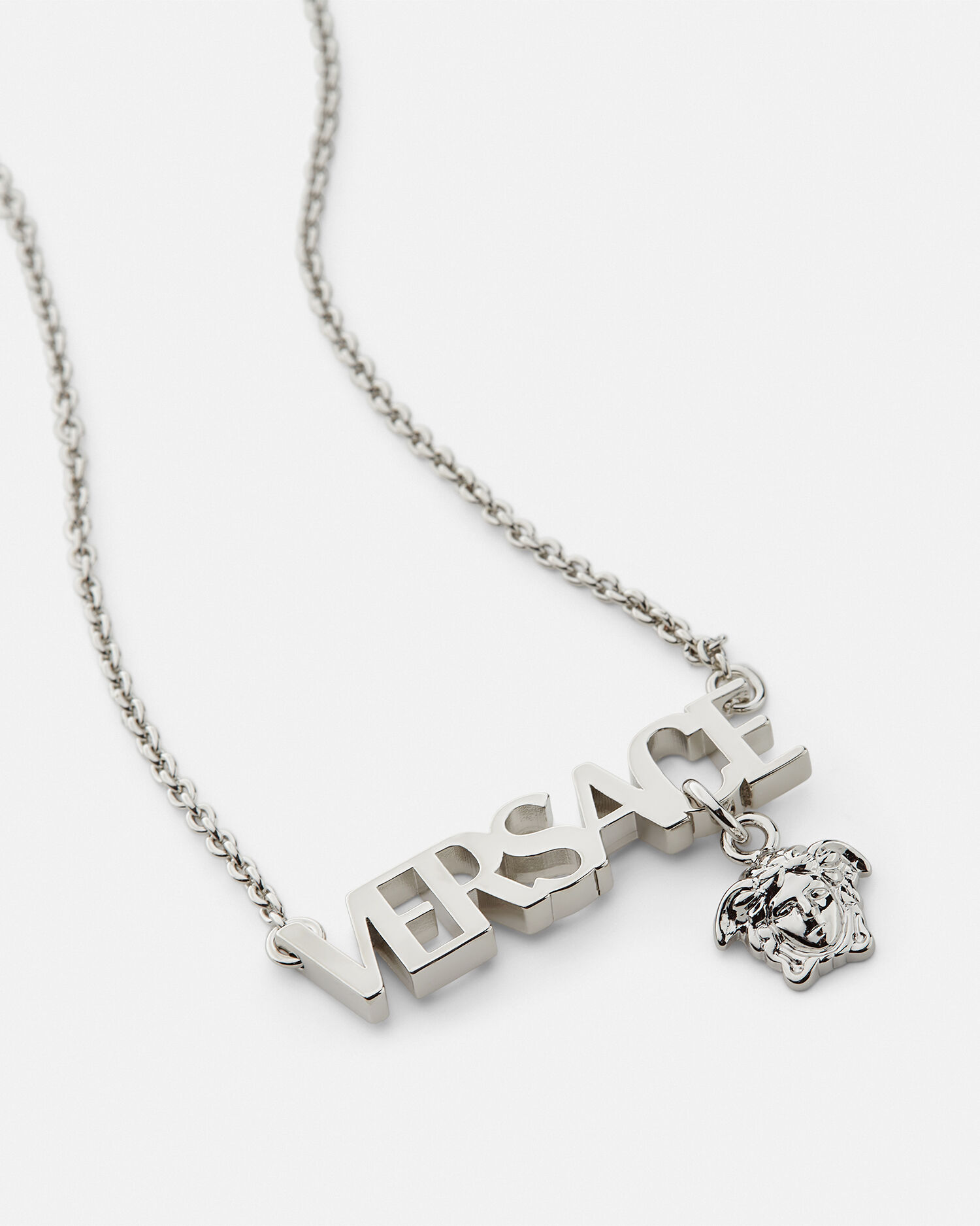 Modeschmuck mit Versace Logo
